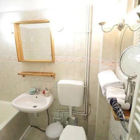 아파트 Cozy 2 Flat In The City Center