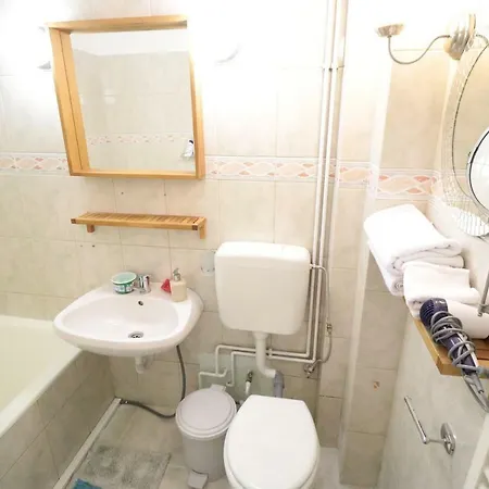 Cozy 2 Flat In The City Center * 부쿠레슈티